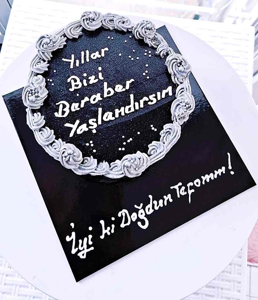 Aynı gün içinde teslim için 07:00 - 18:00 saatleri arasında sipariş verebilirsiniz
Not : Özel Tasarım Pastalar İçin 2 Gün Önce Sipariş Verebilirsiniz
