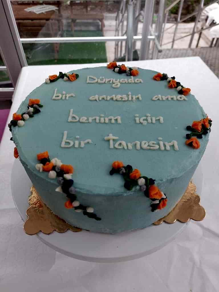 Aynı gün içinde teslim için 07:00 - 18:00 saatleri arasında sipariş verebilirsiniz
Not : Özel Tasarım Pastalar İçin 2 Gün Önce Sipariş Verebilirsiniz