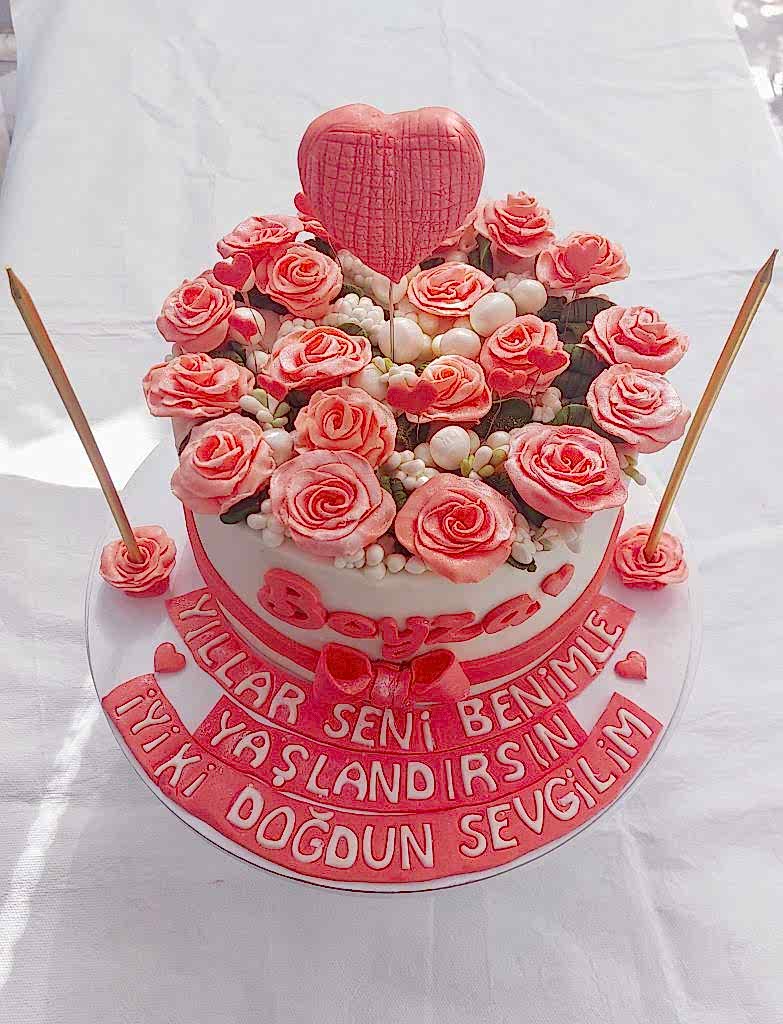 Aynı gün içinde teslim için 07:00 - 18:00 saatleri arasında sipariş verebilirsiniz
Not : Özel Tasarım Pastalar İçin 2 Gün Önce Sipariş Verebilirsiniz