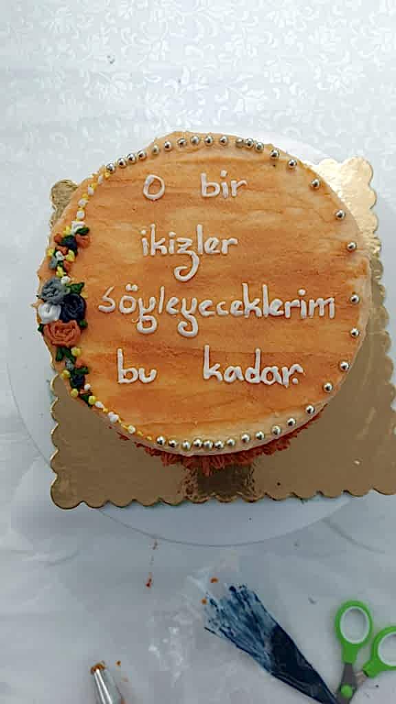 Aynı gün içinde teslim için 07:00 - 18:00 saatleri arasında sipariş verebilirsiniz
Not : Özel Tasarım Pastalar İçin 2 Gün Önce Sipariş Verebilirsiniz